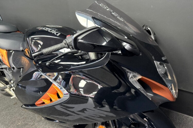 SUZUKI GSX1300R HAYABUSA