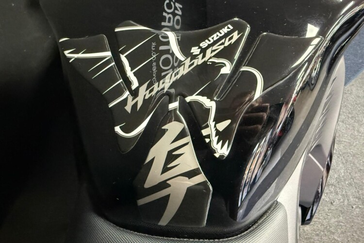 SUZUKI GSX1300R HAYABUSA