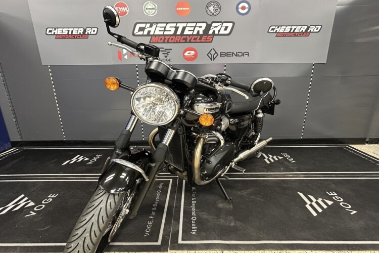 TRIUMPH BONNEVILLE T100