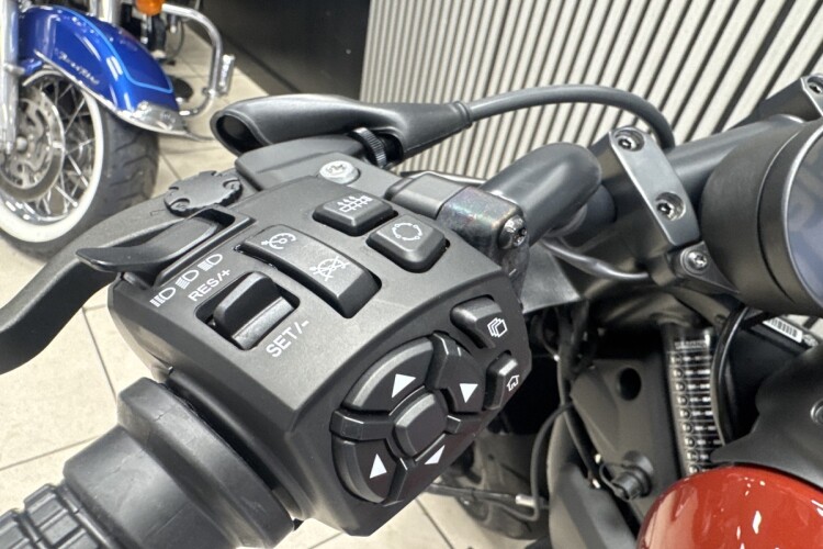 HARLEY-DAVIDSON SPORTSTER