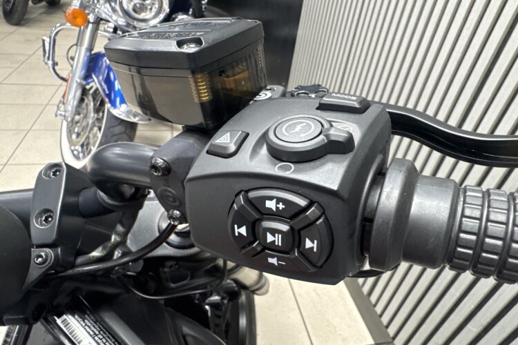 HARLEY-DAVIDSON SPORTSTER