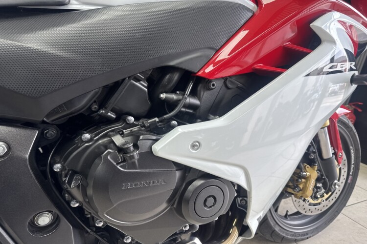 HONDA CBR650F