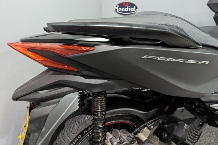 HONDA FORZA 125