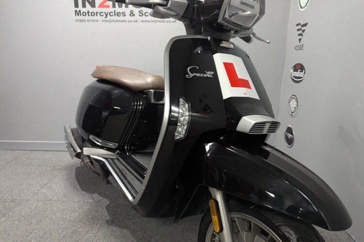 LAMBRETTA V125 SPECIAL