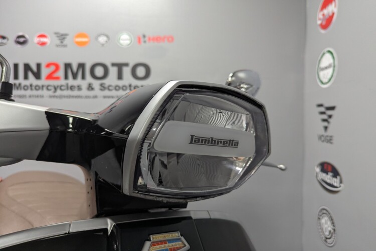 LAMBRETTA V125 SPECIAL