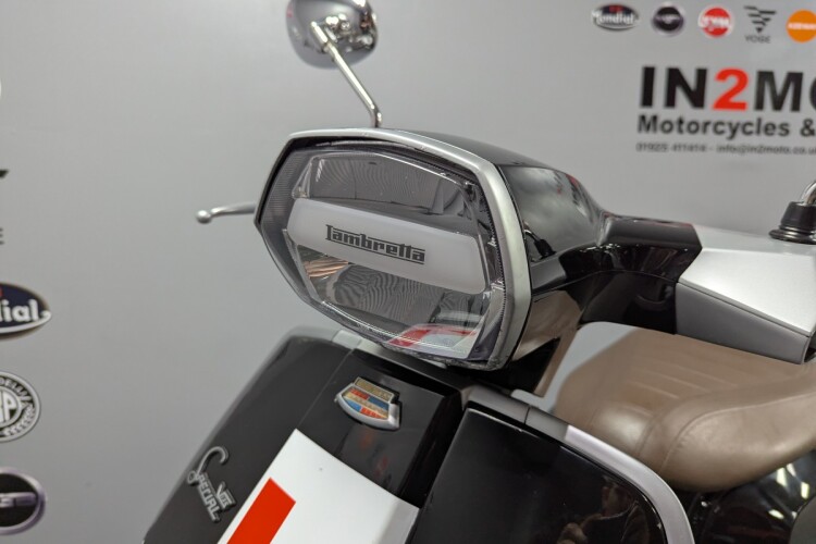 LAMBRETTA V125 SPECIAL