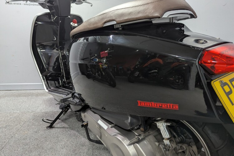 LAMBRETTA V125 SPECIAL