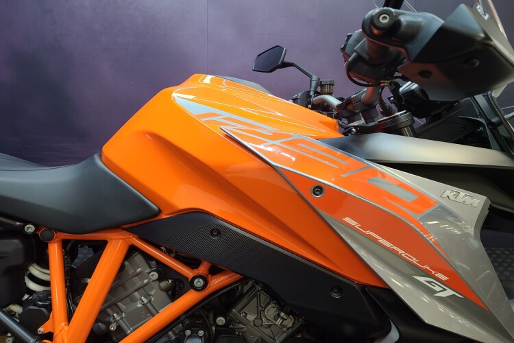KTM 1290 SUPER DUKE GT