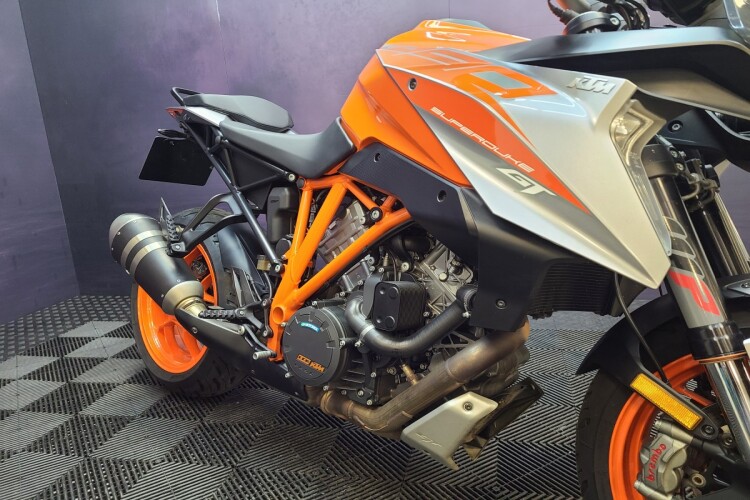 KTM 1290 SUPER DUKE GT