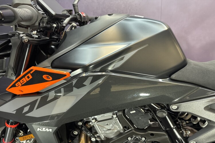 KTM 990 DUKE
