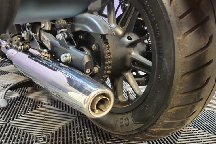 ROYAL ENFIELD SUPER METEOR 650