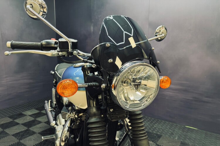 TRIUMPH BONNEVILLE T120