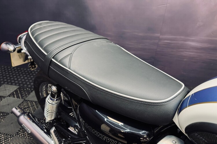 TRIUMPH BONNEVILLE T120