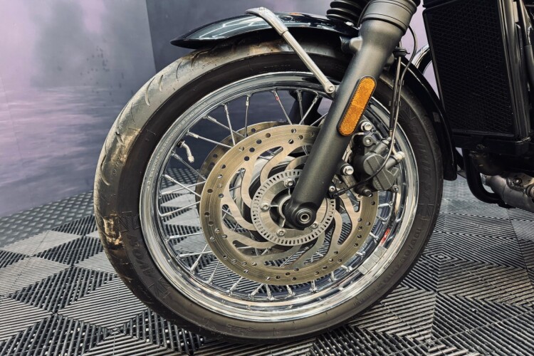 TRIUMPH BONNEVILLE T120