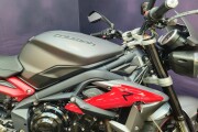 TRIUMPH STREET TRIPLE 675