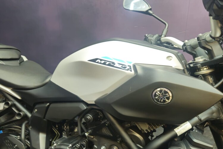 YAMAHA MT-07