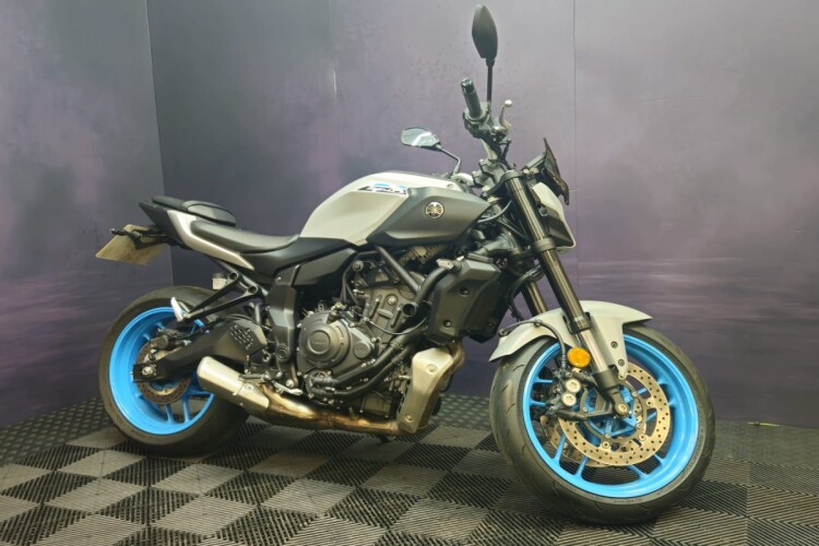 YAMAHA MT-07