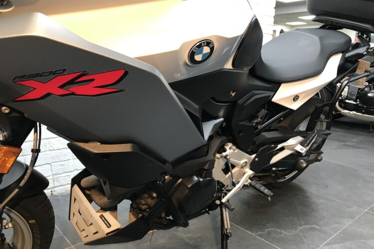 BMW F900 XR