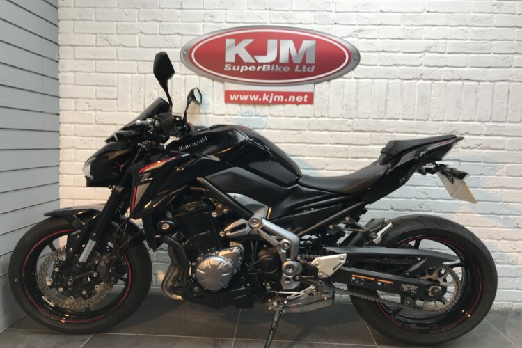 KAWASAKI Z900