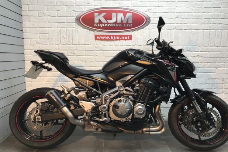 KAWASAKI Z900