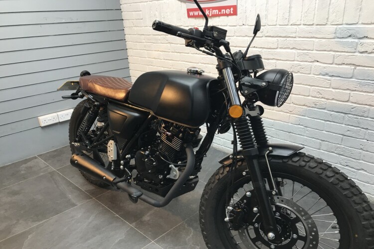 MUTT AKITA 125
