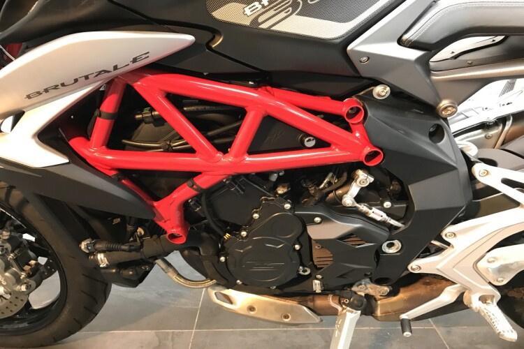 MV AGUSTA BRUTALE 800