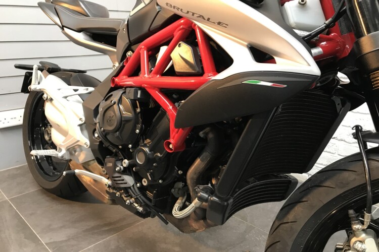 MV AGUSTA BRUTALE 800