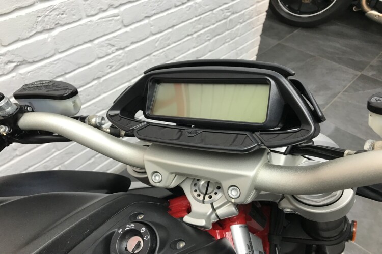 MV AGUSTA BRUTALE 800