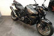 SUZUKI GSX1300 B-KING