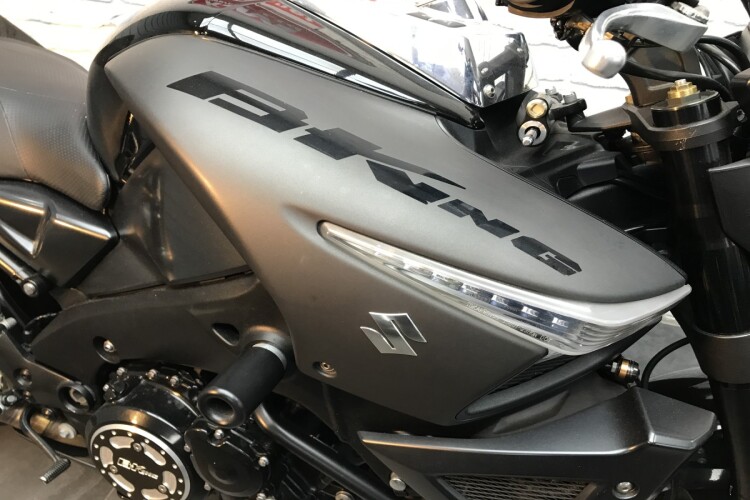 SUZUKI GSX1300 B-KING