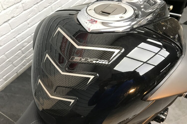 SUZUKI GSX1300 B-KING