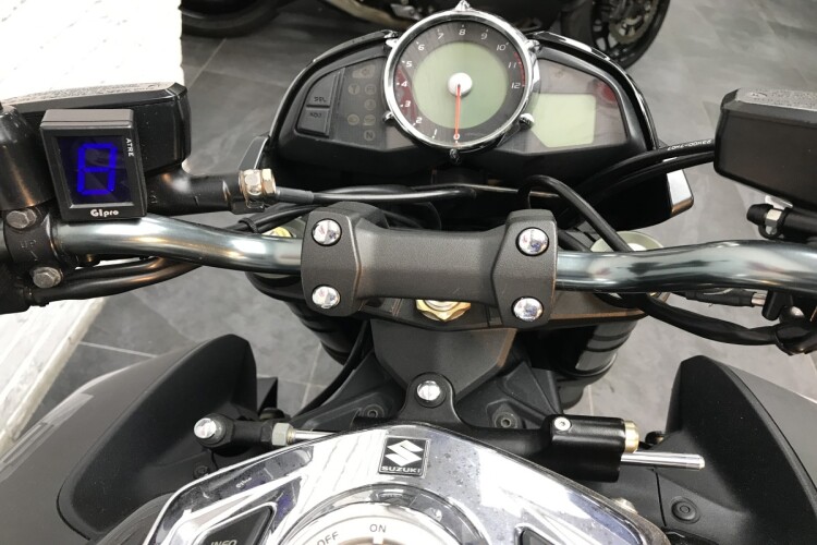 SUZUKI GSX1300 B-KING