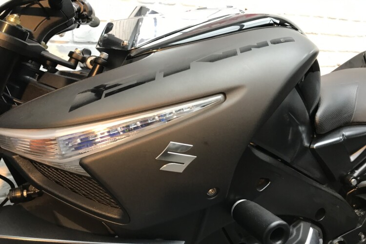 SUZUKI GSX1300 B-KING
