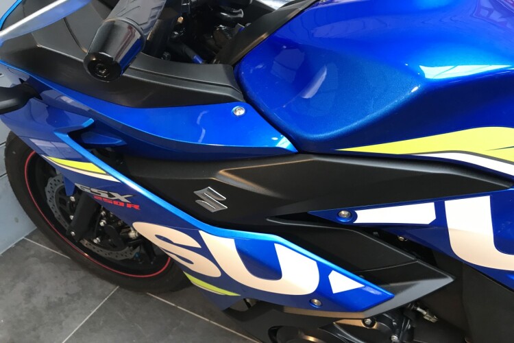 SUZUKI GSX250R