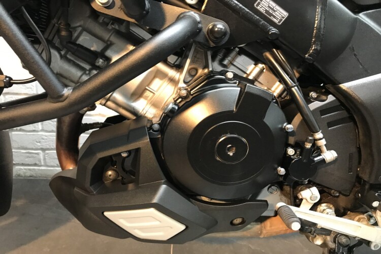 SUZUKI V-STROM 1000