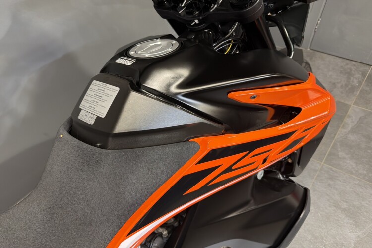 KTM 790 ADVENTURE