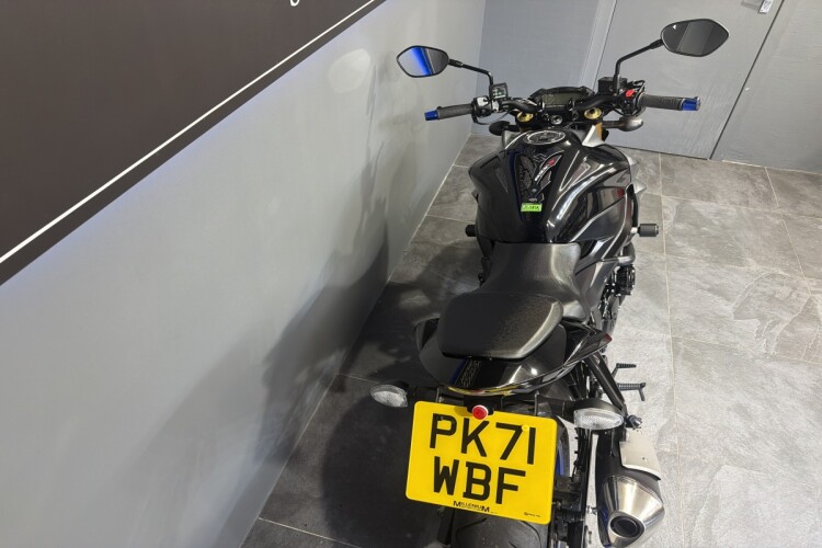 SUZUKI GSX-S750