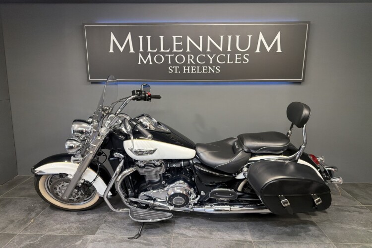 TRIUMPH THUNDERBIRD 1700