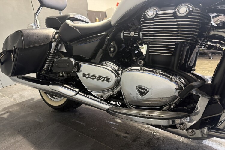 TRIUMPH THUNDERBIRD 1700