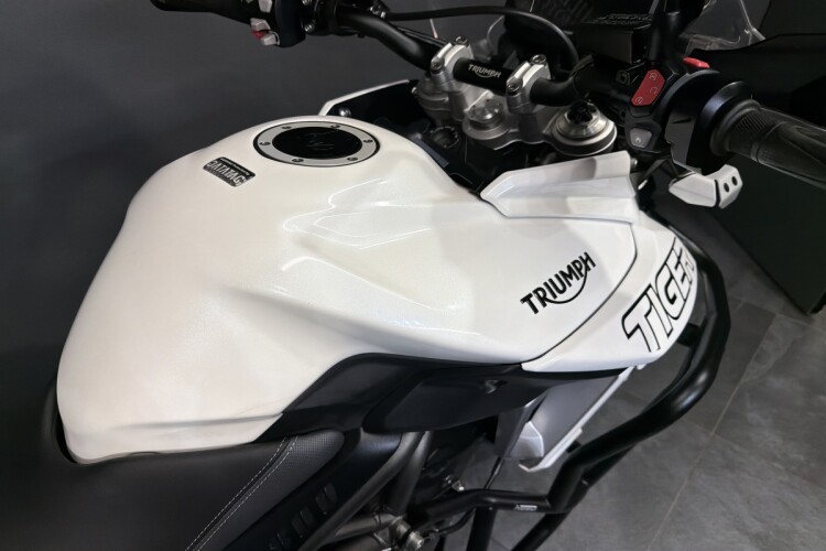 TRIUMPH TIGER 800