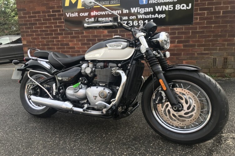 TRIUMPH SPEEDMASTER 1200