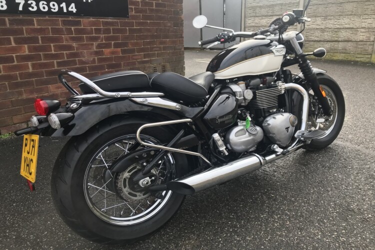 TRIUMPH SPEEDMASTER 1200
