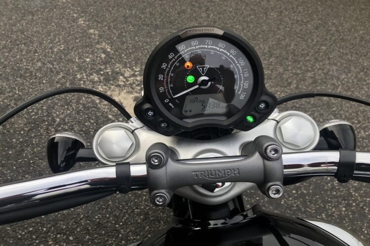 TRIUMPH SPEEDMASTER 1200