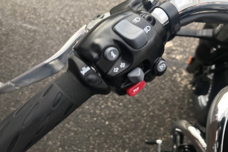 TRIUMPH SPEEDMASTER 1200