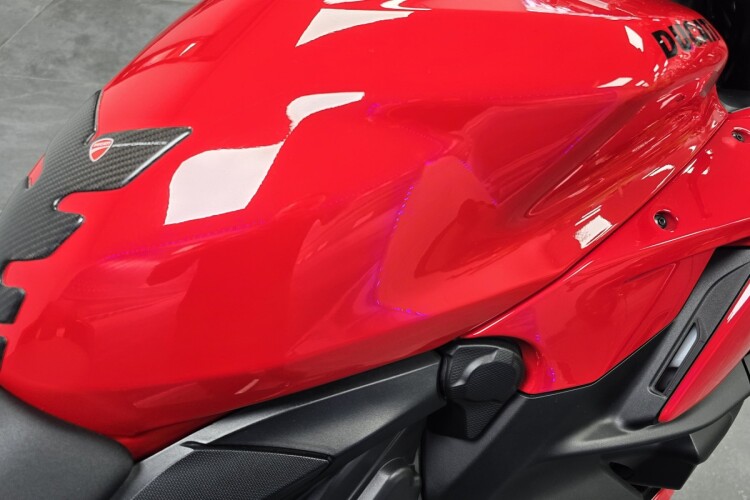 DUCATI STREETFIGHTER V2