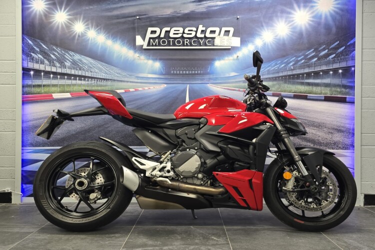 DUCATI STREETFIGHTER V2