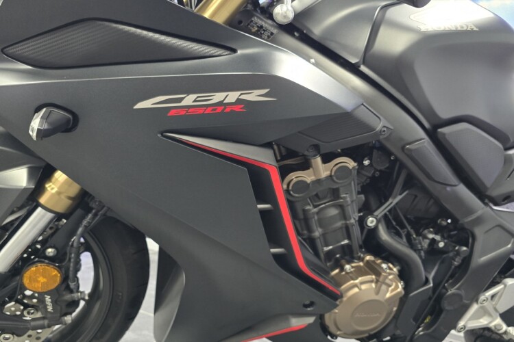 HONDA CBR650R