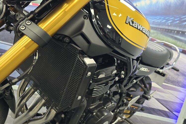KAWASAKI Z900 RS