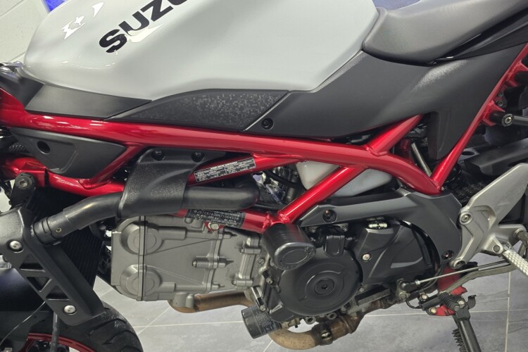 SUZUKI SV650