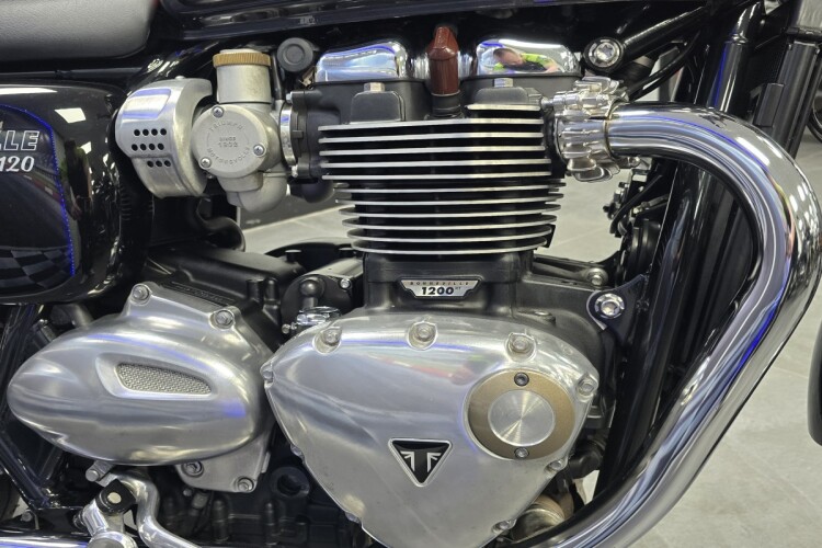 TRIUMPH BONNEVILLE T120